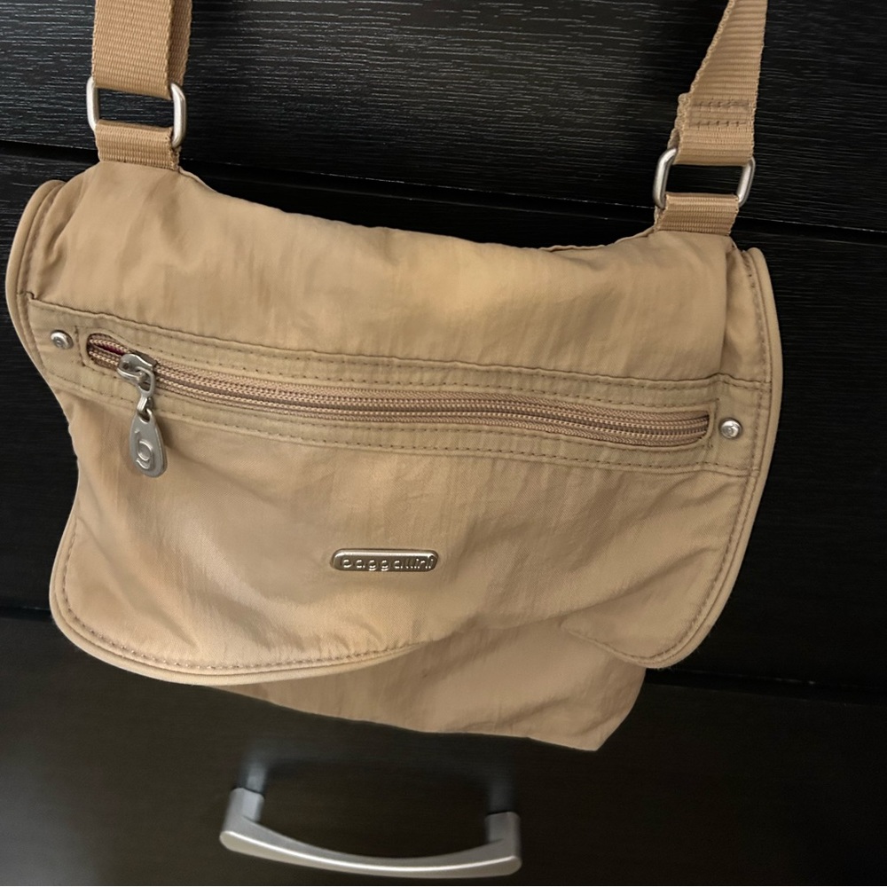 Modern  Pocket Crossbody